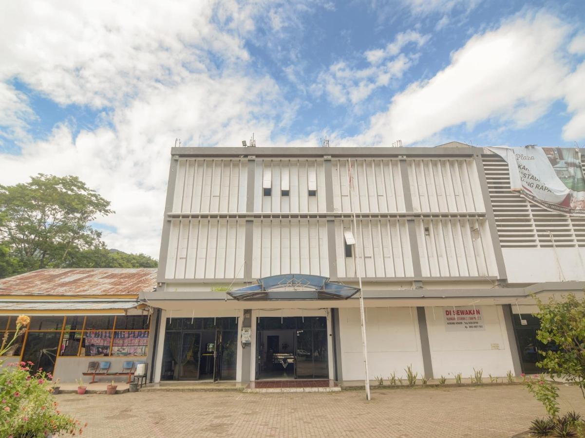 Oyo 3424 Bitung Plaza