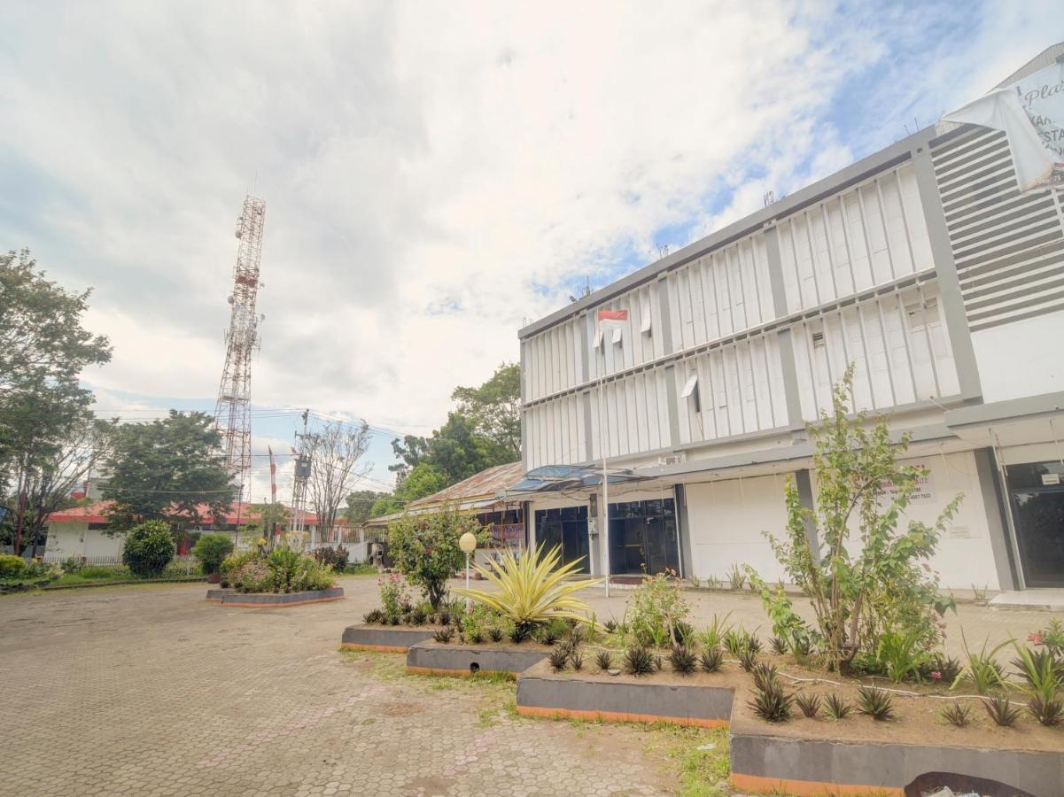 Hotel Oyo 3424 Bitung Plaza Manado